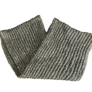 Infinity Scarf Gray White Speck Thick Wrap Momentum Brands Knit Knitted Crochet